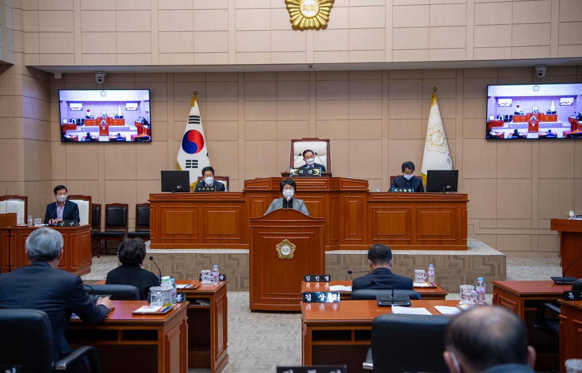 제302회 고흥군의회 제2차 정례회 제8차 본회의[군정질문.답변의건]  첨부이미지 : 2021.11.29 제302회 고흥군의회 제2차 정례회 제8차 본회의[군정질문.답변의건] 박미옥 (3).jpg