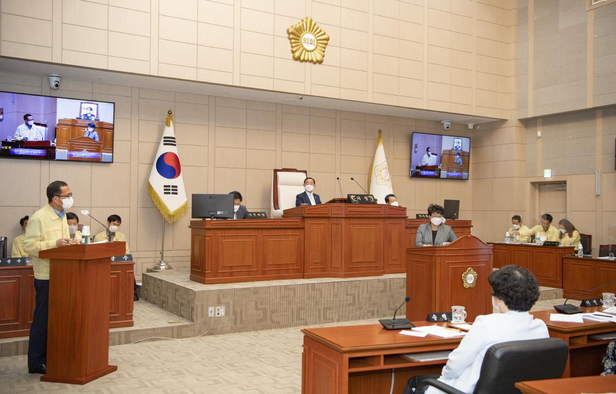 제298회 제1차 정례회 긴급 현안 질문 첨부이미지 : 2021.06.16 제298회 고흥군의회 제1차 정례회 2차본회의 긴급현안질문 (22).jpg