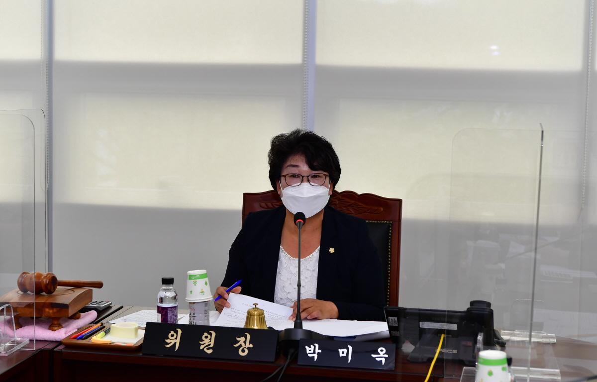 제298회 제1차 정례회 제1차 행정자치위원회 첨부이미지 : 제298회 제1차 정례회 제1차 행정자치위원회 (33).JPG