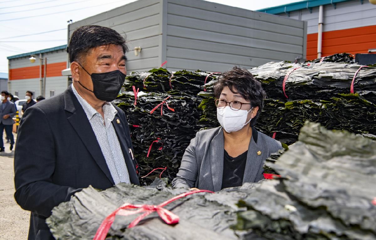 21년산 건 다시마 위판식 개장식 첨부이미지 : 2021.06.01 21년산 건 다시마 위판장 개장식_web (25).jpg