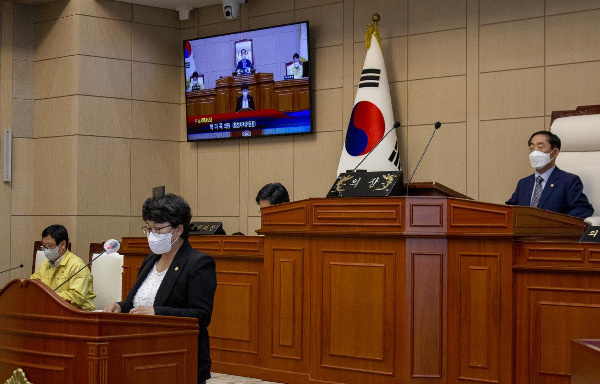 제296회 고흥군의회 임시회 폐회 첨부이미지 : 제296회 고흥군의회 임시회 폐회 (20).jpg