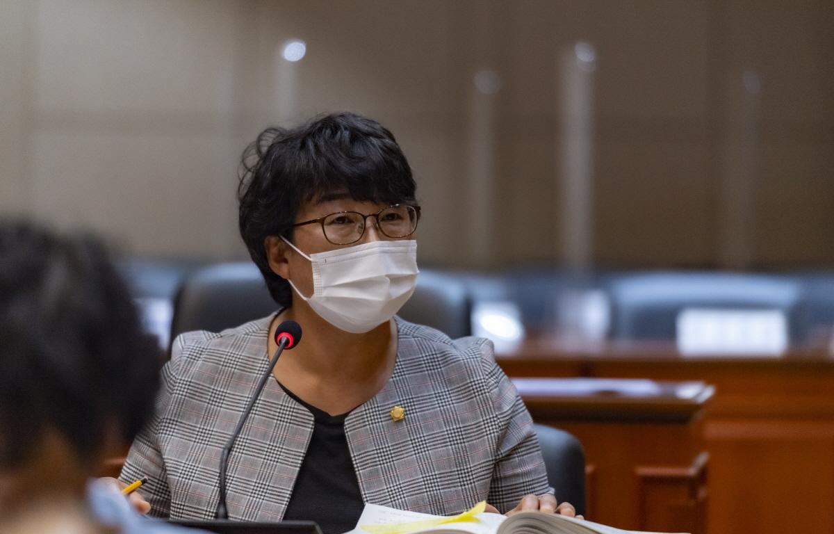 제299회 고흥군의회 임시회 제4차 본회의 2021 상반기 군정 주요 업무 추진실적 보고의 건 첨부이미지 : 2021.07.16 제299회 고흥군의회 임시회 제4차 본회의 (55) .jpg