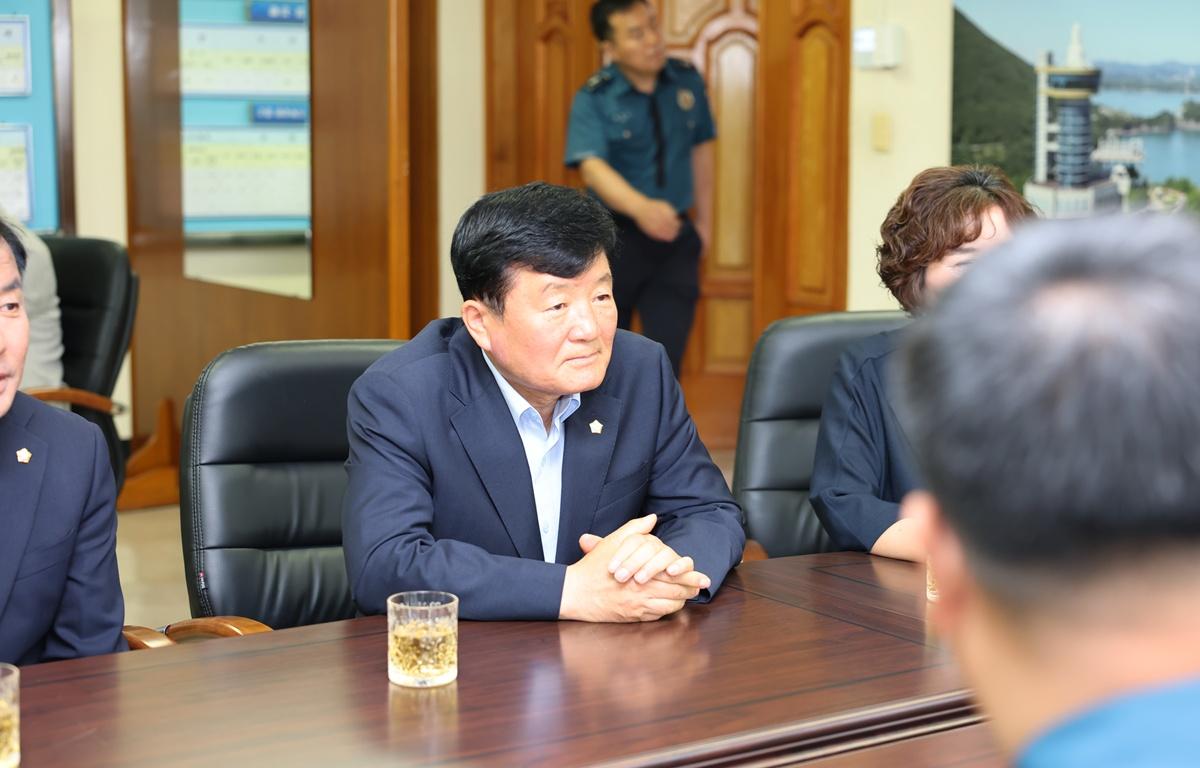 제10대 고흥군의회 전반기 의장단 및 상임위원회 기관 방문 첨부이미지 : 2026.7.3 제10대 고흥군의회 전반기 의장단 및 상임위원회 기관 방문(의원) (2).JPG