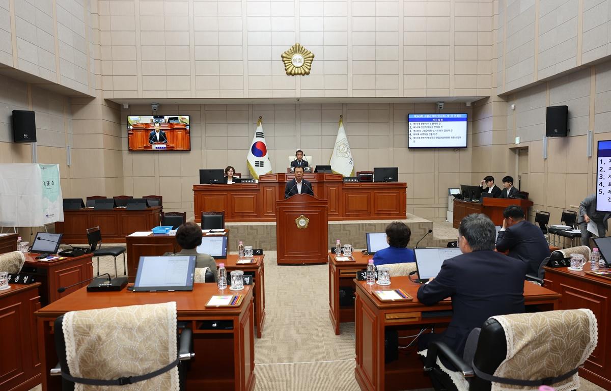 제345회 고흥군의회 임시회 제1차 본회의(의장, 부의장, 상임위원장 선거) 첨부이미지 : 2026.7.1 제345회 고흥군의회 임시회 제1차 본회의(의장, 부의장, 상임위원장 선거) (17).JPG