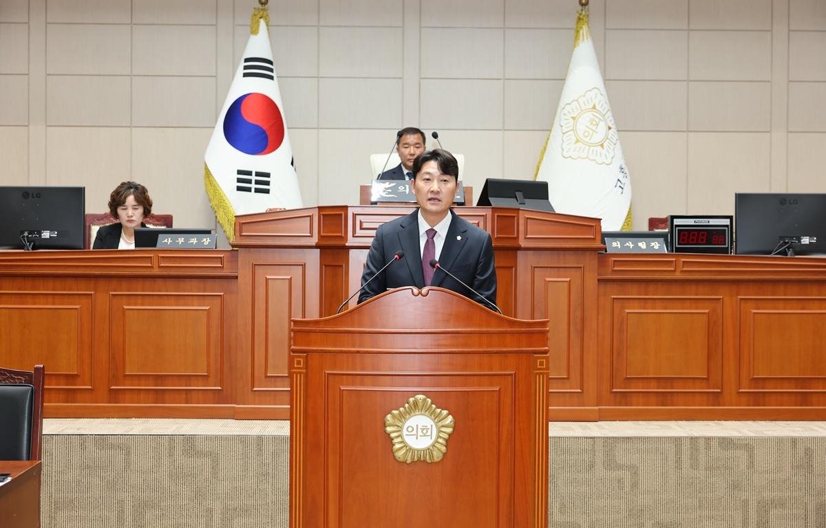 제345회 고흥군의회 임시회 제1차 본회의(의장, 부의장, 상임위원장 선거) 첨부이미지 : 2026.7.1 제345회 고흥군의회 임시회 제1차 본회의(의장, 부의장, 상임위원장 선거) (13).JPG