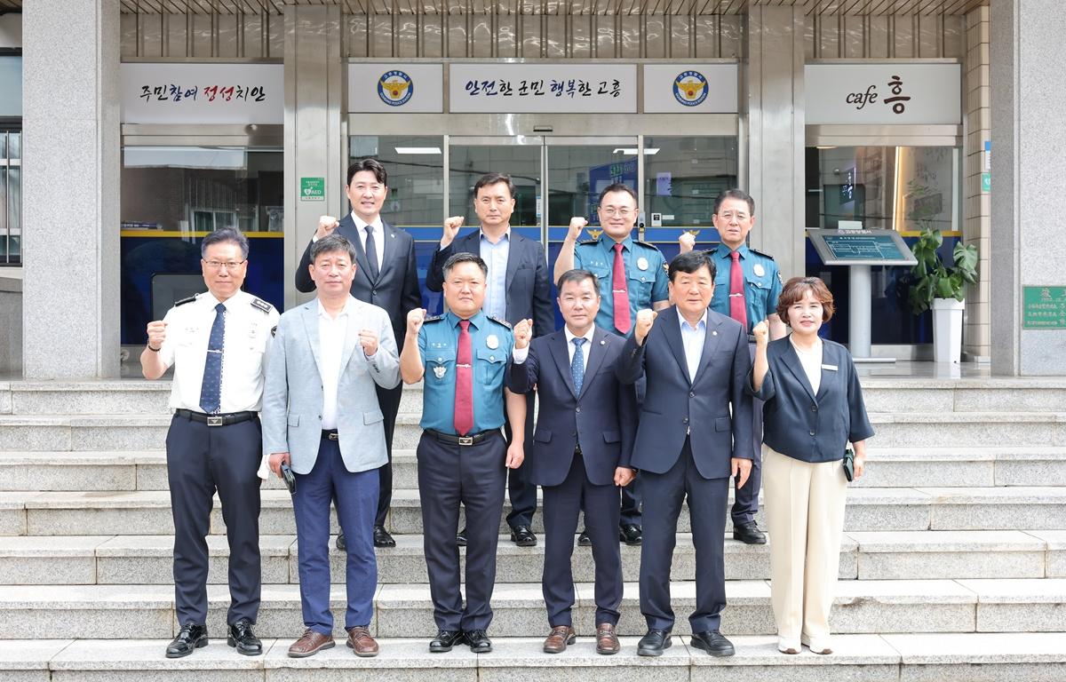 제10대 고흥군의회 전반기 의장단 및 상임위원회 기관 방문 첨부이미지 : 2026.7.3  제10대 고흥군의회 전반기 의장단 및 상임위원장 기관 방문 (3).JPG