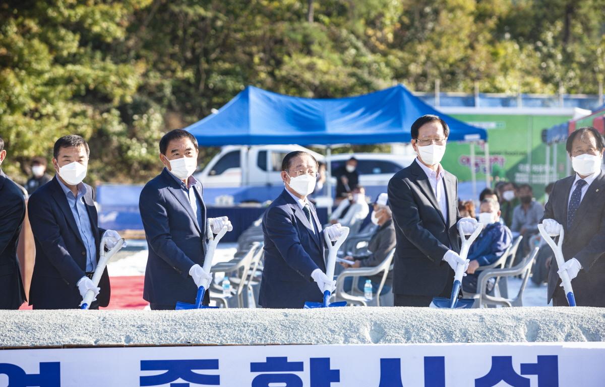 경제사업 종합시설 신축공사 안전 기원제 첨부이미지 : 2021.10.26 경제사업 종합시설 신축공사 안전 기원제 (22).jpg