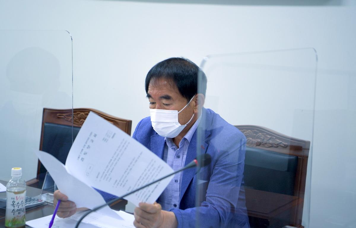 제296회 고흥군의회 임시회 제1차 산업건설위원회 첨부이미지 : 2021.04.27 제296회 임시회 제1차 산업건설위원회 (6).JPG
