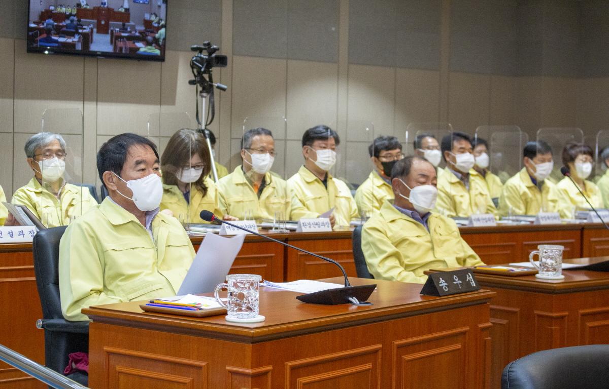 제296회 고흥군의회 임시회 폐회 첨부이미지 : 제296회+고흥군의회+임시회+폐회+(50)_web.jpg