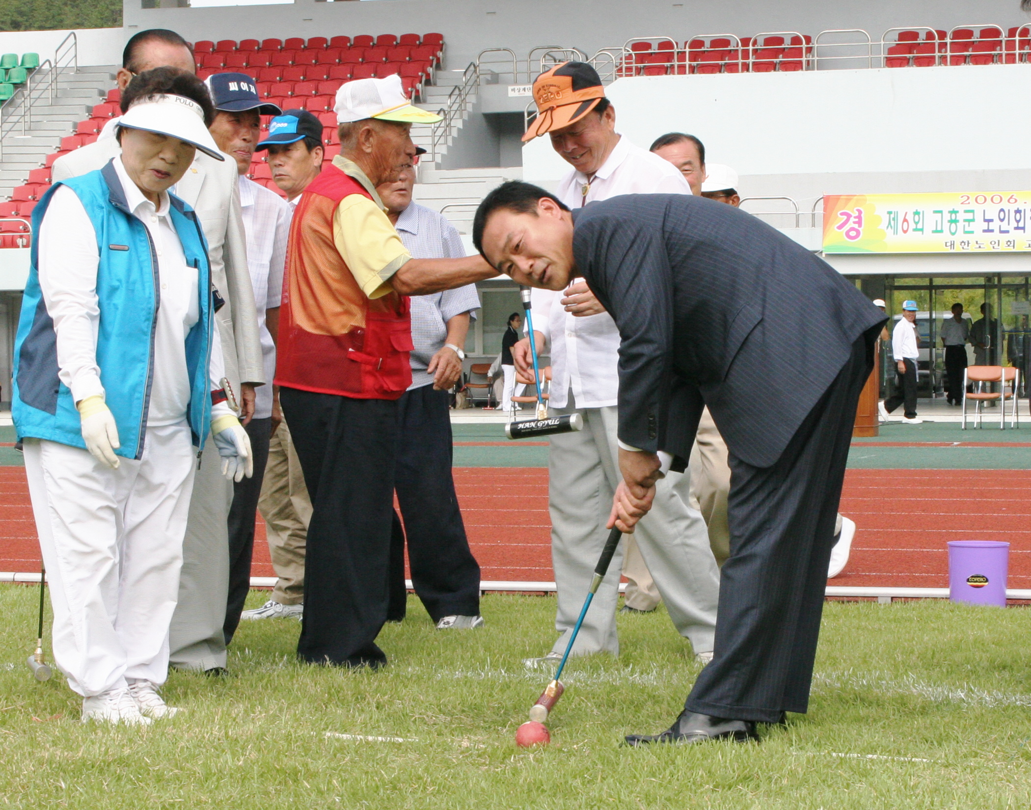 제6회 고흥군지회장기 게이트볼 대회(2006. 9. 8) 첨부이미지 : 게이트볼시구.jpg