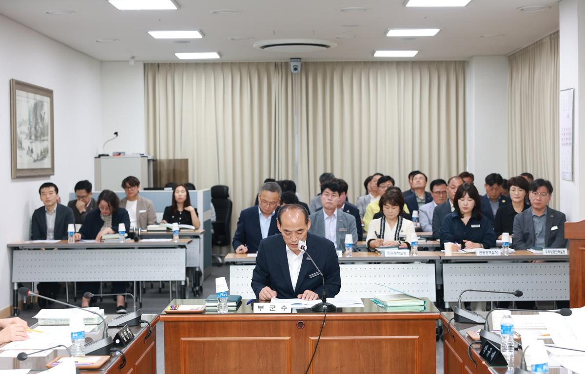 10대 제347회 고흥군의회 임시회 제1차 예산결산특별위원회 첨부이미지 : 2026. 08. 27 제347회 고흥군의회 임시회 제1차 예산결산특별위원회 (3).JPG