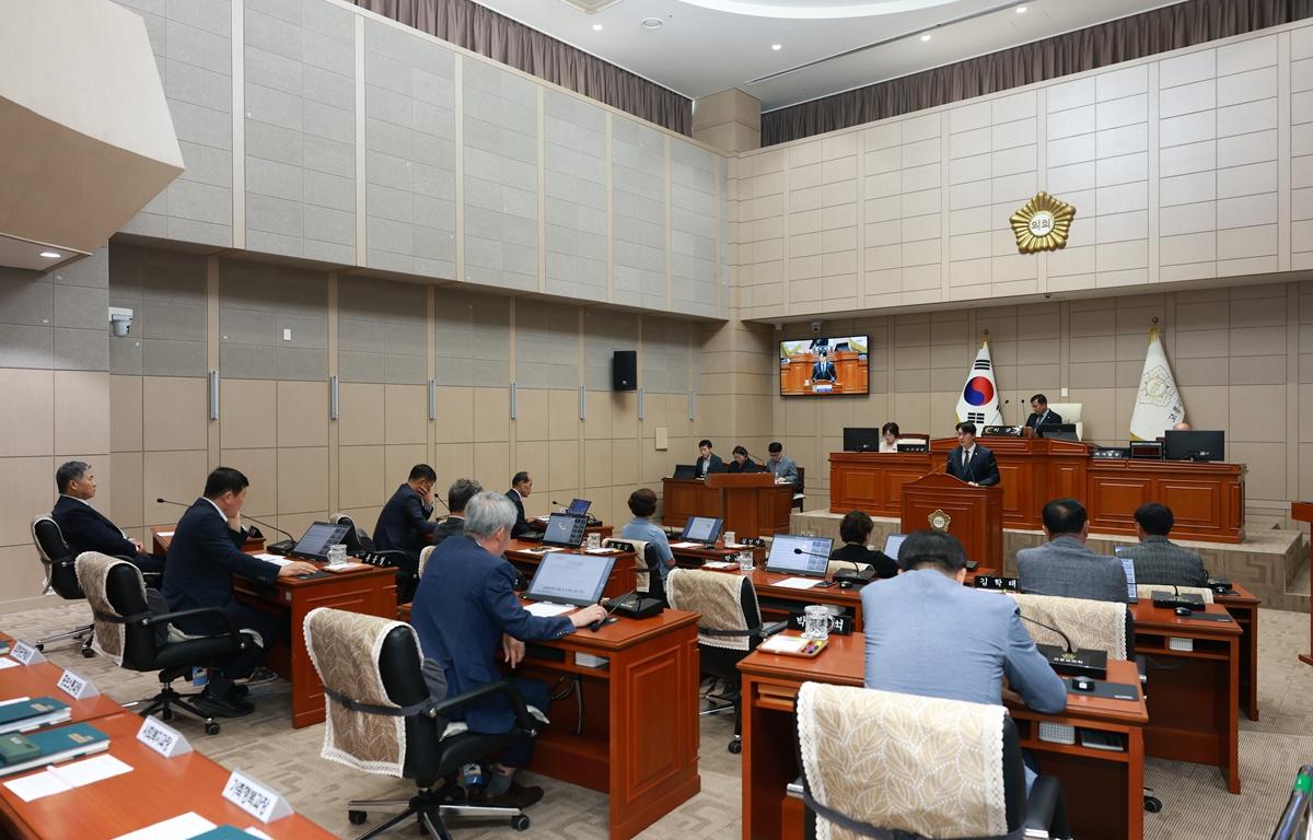10대 제347회 고흥군의회 임시회 제2차 본회의 첨부이미지 : 2026. 08. 28 제347회 고흥군의회 임시회 제2차 본회의 (5).JPG