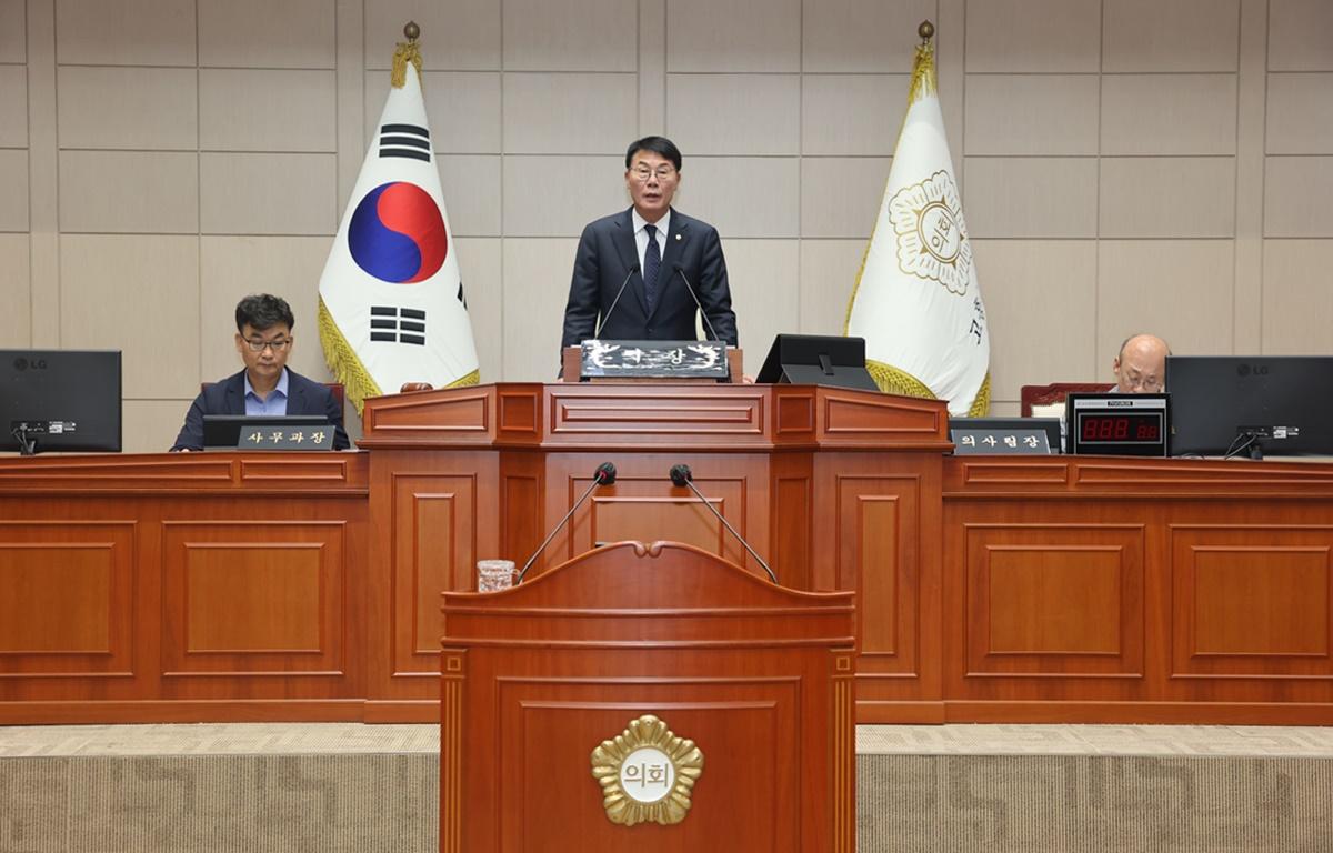 제340회 고흥군의회 임시회 제2차 본회의 첨부이미지 : 2025.9.16 제340회 고흥군의회 제2차 본회의(5).JPG