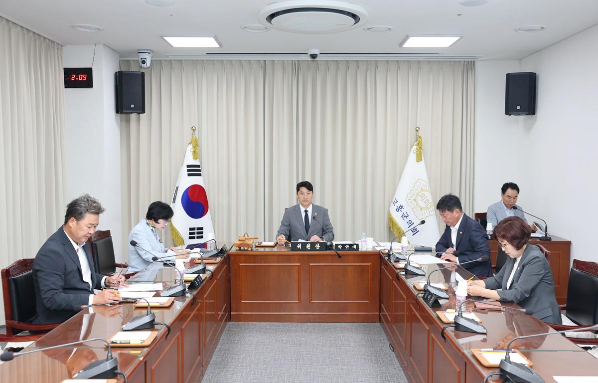 제339회 고흥군의회 제1차 예산결산위원회 첨부이미지 : 2025.8.13 제339회 고흥군의회 제1차 예산결산위원회(4).JPG