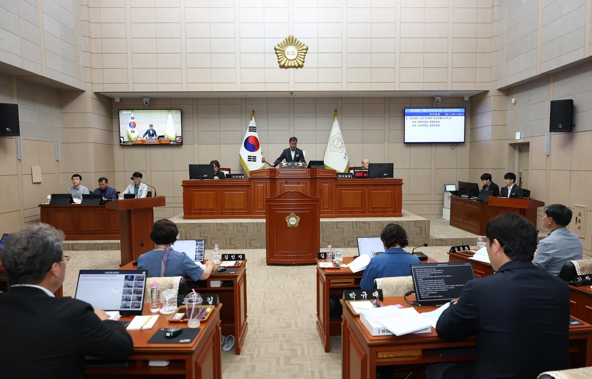 10대 제346회 고흥군의회 임시회 제2차 본회의(업무보고회) 첨부이미지 : 2026.7.23 제346회 고흥군의회 임시회 제2차 본회의(업무보고회) (9).JPG