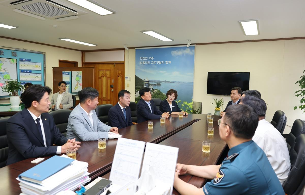제10대 고흥군의회 전반기 의장단 및 상임위원장 기관 방문 첨부이미지 : 2026.7.3  제10대 고흥군의회 전반기 의장단 및 상임위원장 기관 방문 (1).JPG