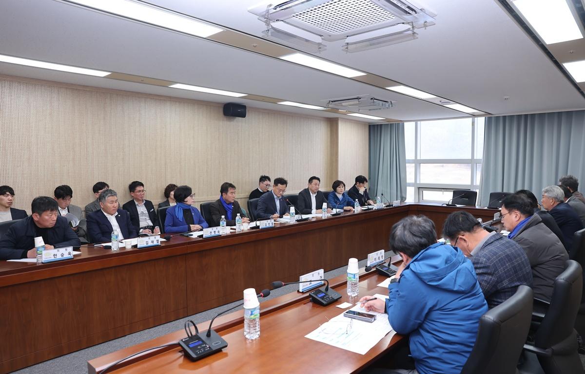 고흥군 선거구 확정안 관련 공식 항의 방문 첨부이미지 : 2026.3.9 고흥군 선거구 확정안 관련 공식 항의 방문 (2).JPG