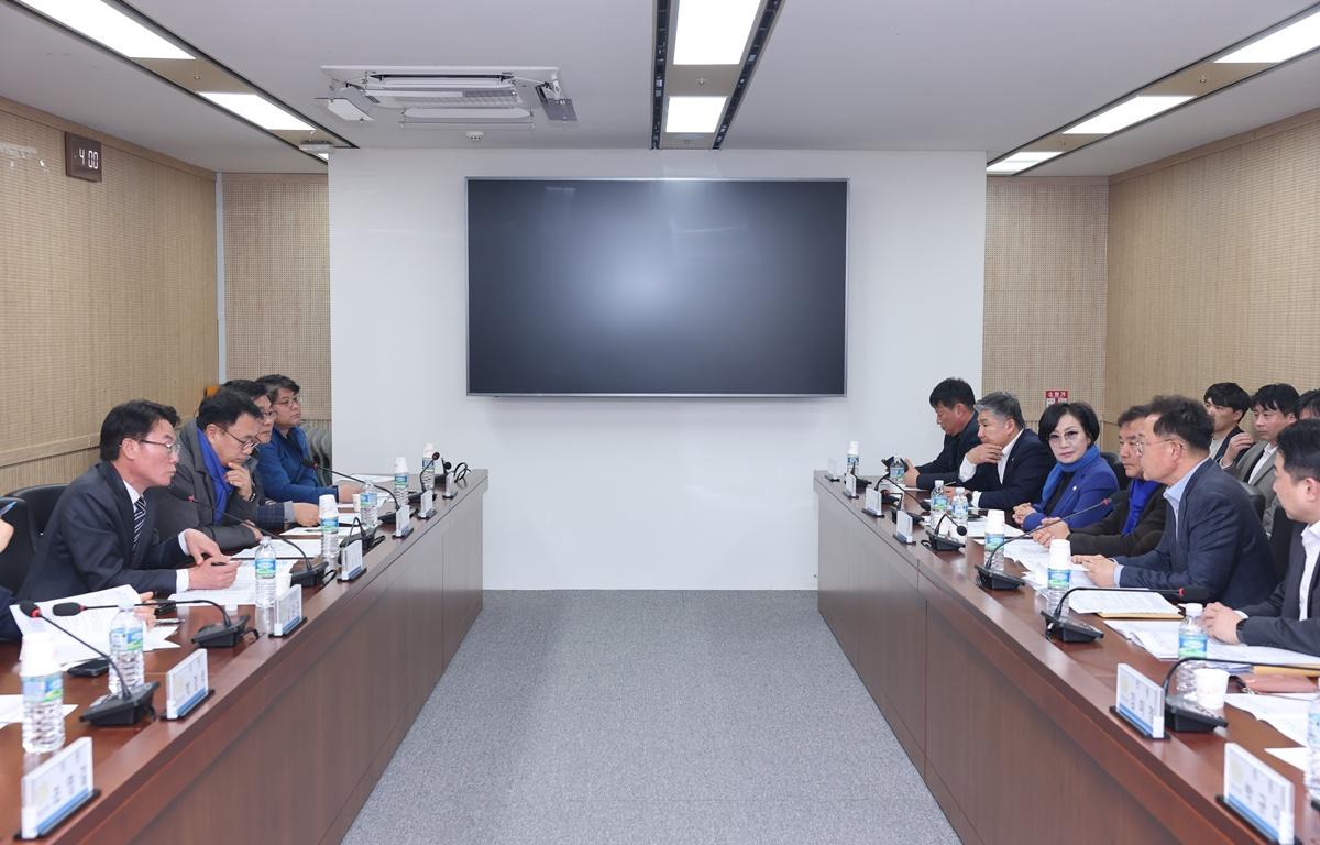 고흥군 선거구 확정안 관련 공식 항의 방문 첨부이미지 : 2026.3.9 고흥군 선거구 확정안 관련 공식 항의 방문 (3).JPG