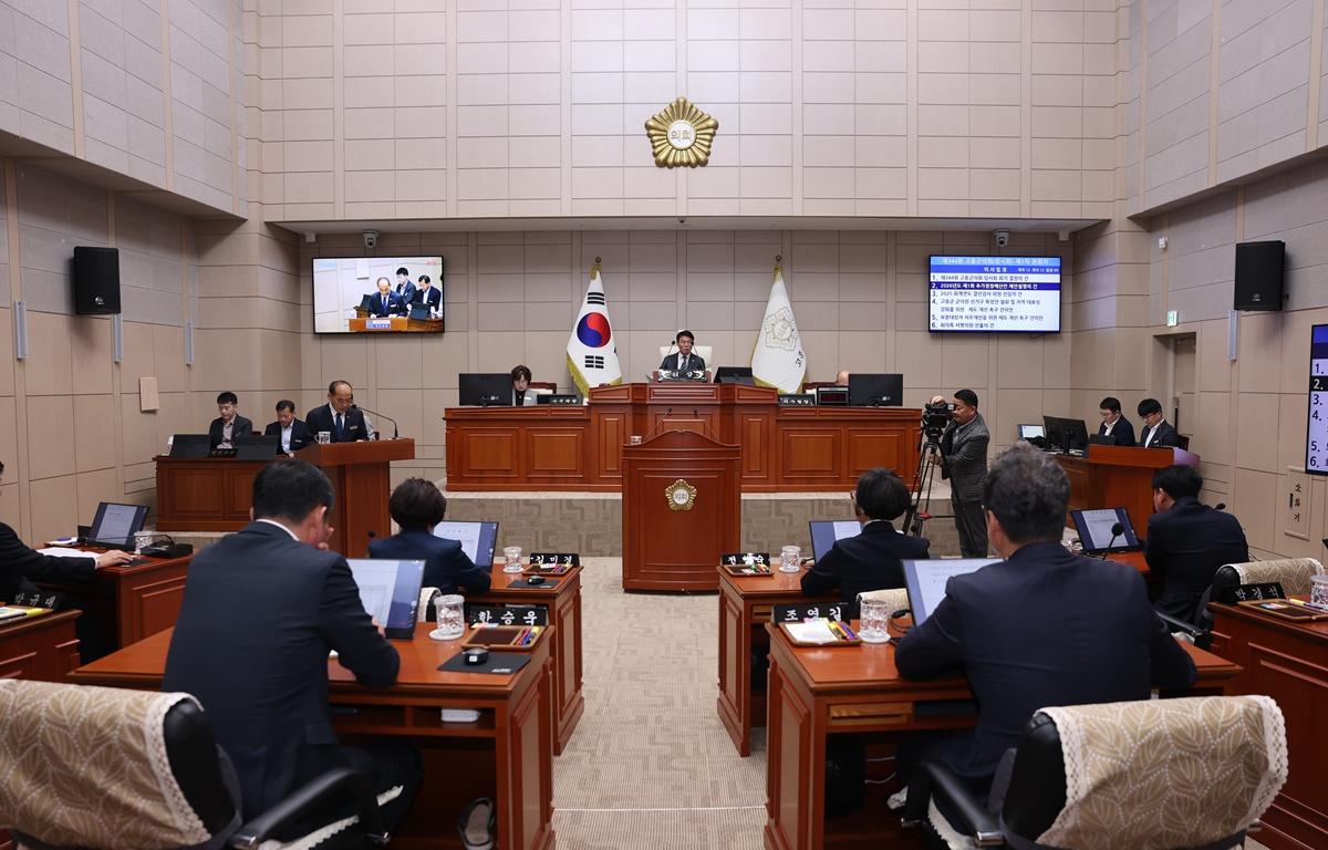 제344회 고흥군의회 임시회 제1차 본회의 첨부이미지 : 2026.3.16 제344회 고흥군의회 임시회 제1차 본회의 (1).JPG