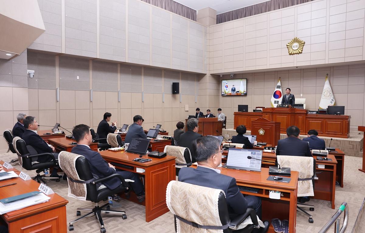 제344회 고흥군의회 임시회 제2차 본회의 첨부이미지 : 2026.3.23 제344회 고흥군의회 임시회 제2차 본회의 (5).JPG