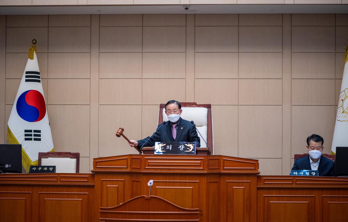 제304회 고흥군의회 제2차본회의  첨부이미지 : 2022.02.18 제304회 고흥군의회 제2차본회의 (1).jpg