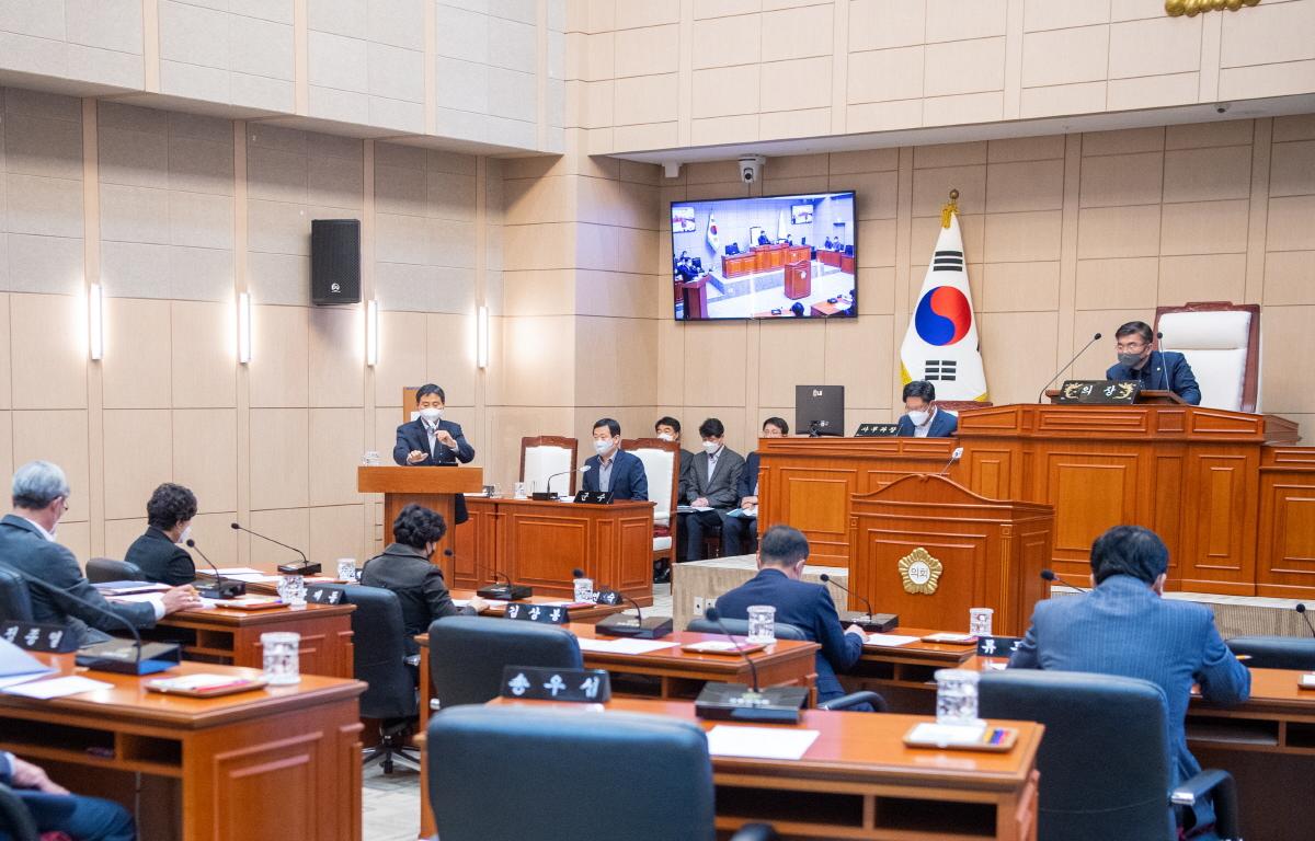 제305회 고흥군의회 임시회 1차본회의 첨부이미지 : 2022.03.21 제305회 고흥군의회 임시회 1차본회의  (9).jpg