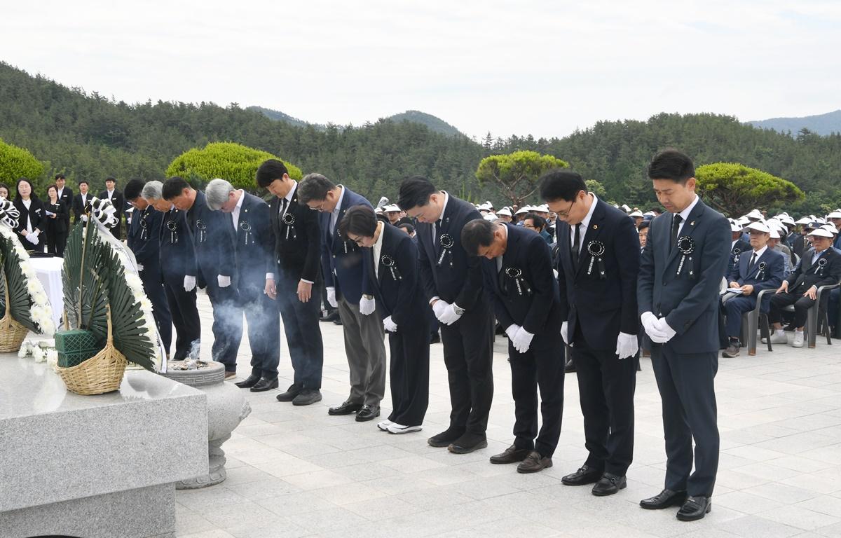 제69회 현충일 추념식 첨부이미지 : 2024.6.6 제69회 현충일 추념식 (7).JPG