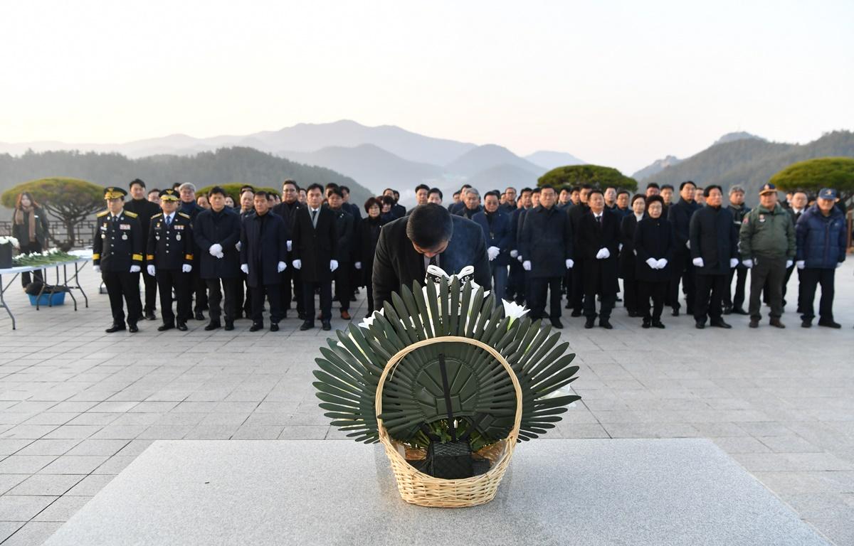 현충탑 참배 첨부이미지 : 2024.1.2 현충탑 참배 (7).JPG