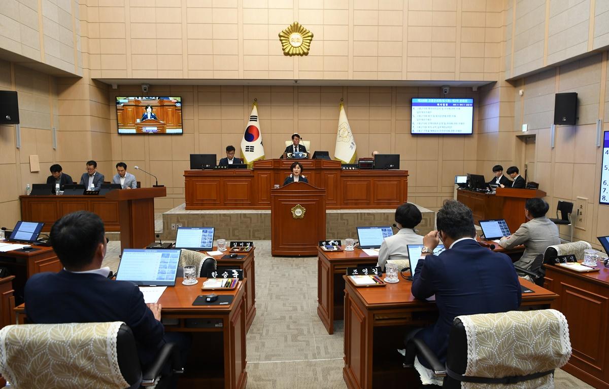 제329회 고흥군의회 임시회 제2차 본회의 첨부이미지 : 2024.9.9 제329회 고흥군의회 임시회 제2차 본회의 (19).JPG