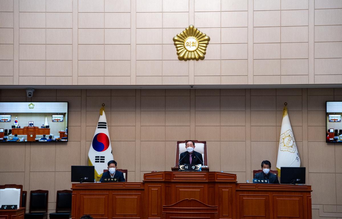 302회 고흥군의회 제2차정례회 5차본회의 첨부이미지 : 2021.11.09 제302회 고흥군의회 제2차 정례회 제5차 본회의 (6).jpg