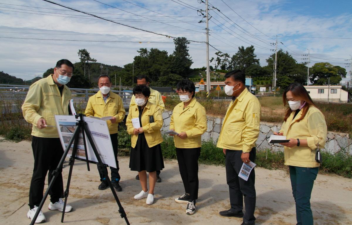 2020년도 하반기 군 발주사업 행정사무조사 2반 첨부이미지 : 2021.10.15 2020년도 하반기 군 발주사업 행정사무조사 2반 (105).JPG