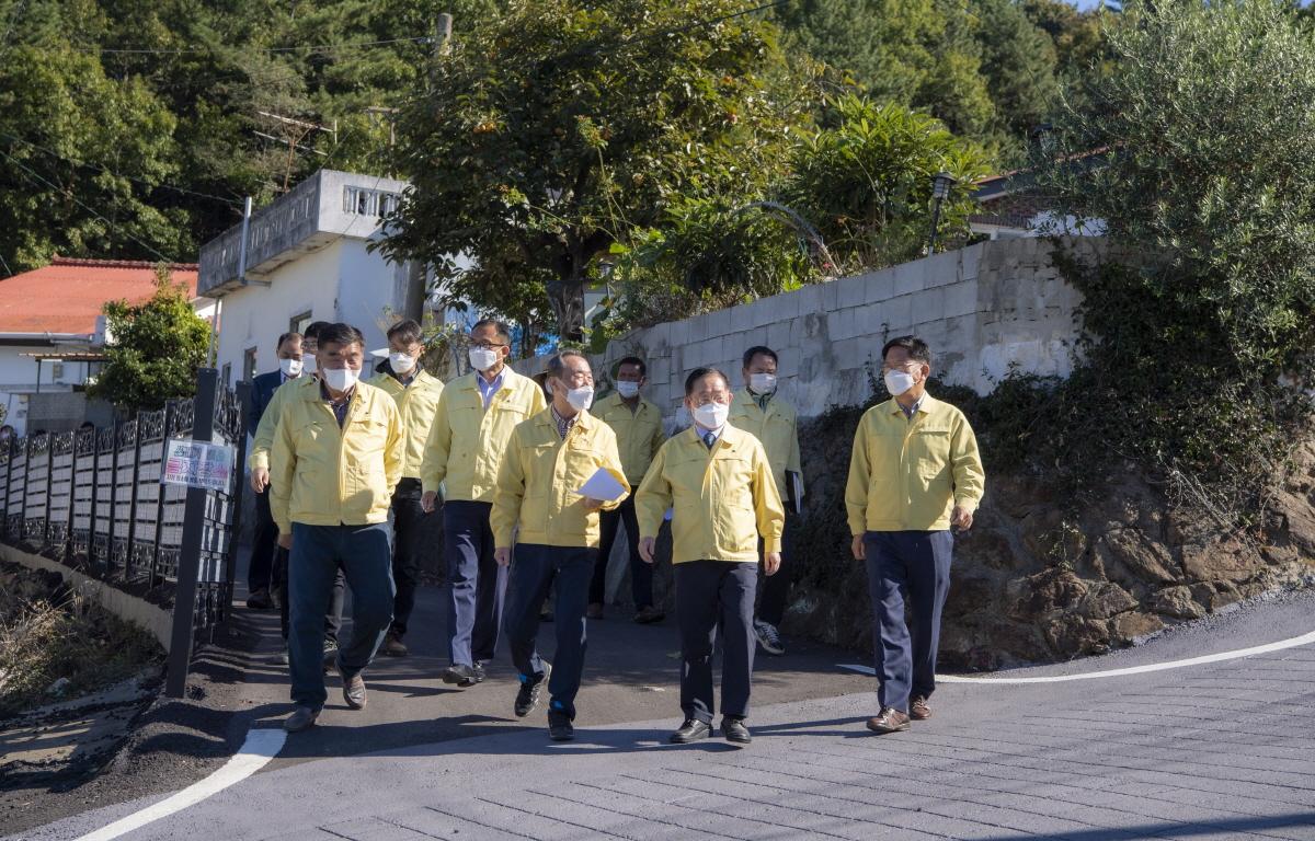 2020년도 하반기 군 발주사업 행정사무조사 2반 첨부이미지 : 2021.10.18 2020년도 하반기 군 발주사업 행정사무조사 2반 (45) .jpg