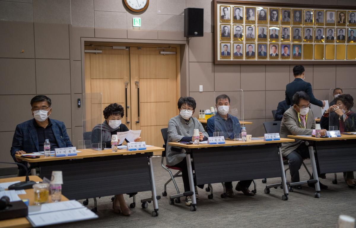 고흥군민의상 심의위원회 회의 첨부이미지 : 2021.10.20 고흥군민의상 심의위원회 회의 (41).jpg