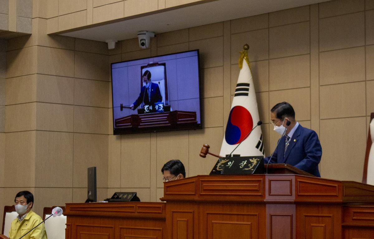 제296회 고흥군의회 임시회 폐회 첨부이미지 : 제296회 고흥군의회 임시회 폐회 (52).jpg