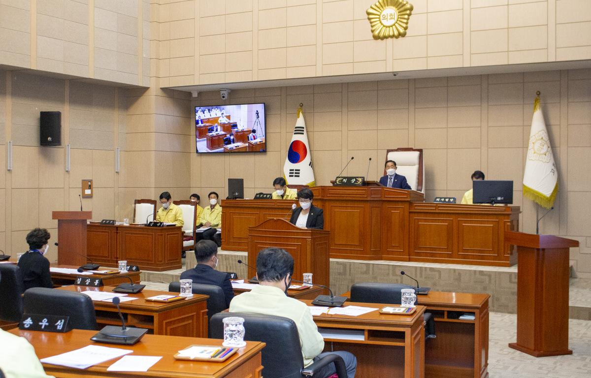 제296회 고흥군의회 임시회 폐회 첨부이미지 : 제296회 고흥군의회 임시회 폐회 (28).jpg