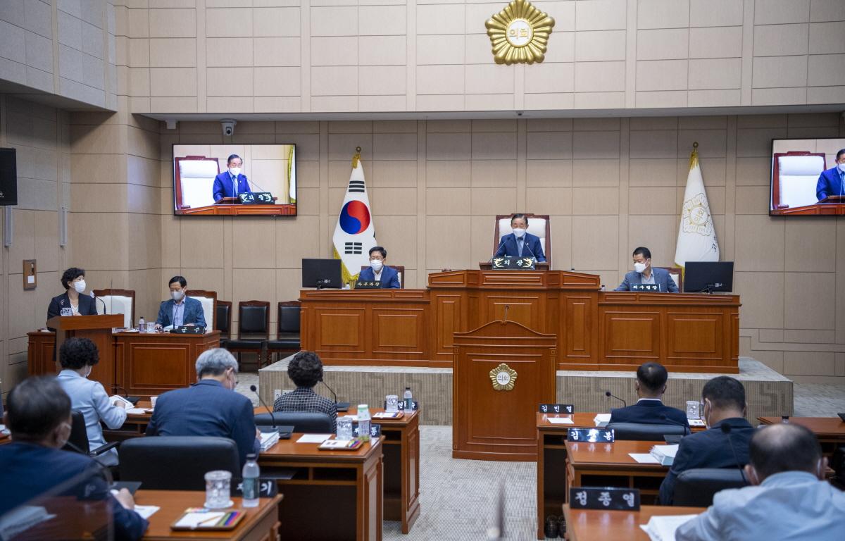 제299회 고흥군의회 임시회 제7차 본회의 2021 상반기 군정 주요 업무 추진실적 보고의 건 첨부이미지 : 2021.07.21 제299회 고흥군의회 임시회 제7차 본회의 (3).JPG