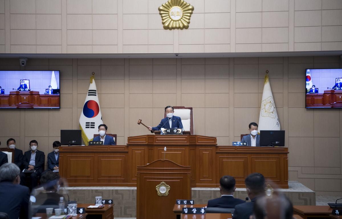 제299회 고흥군의회 임시회 8차본회의 첨부이미지 : 2021.07.22 제299회 고흥군의회 임시회 8차 본회의 (3).JPG