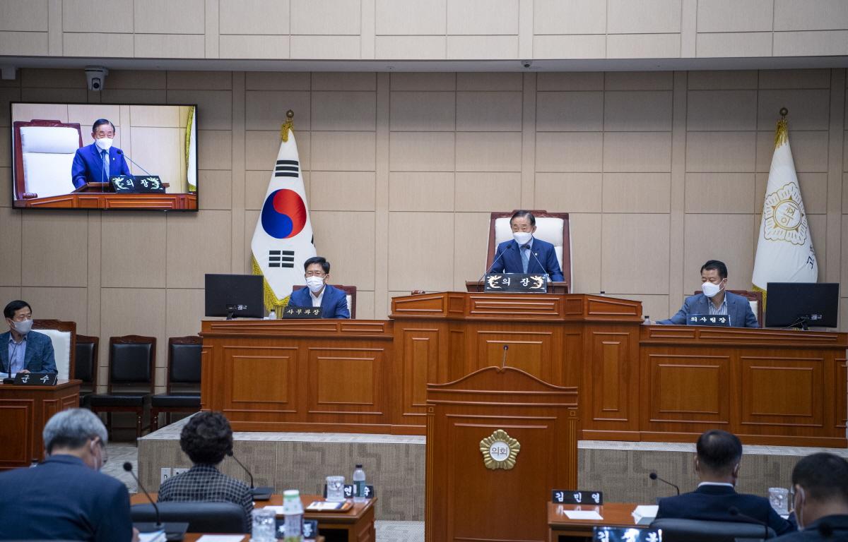 제299회 고흥군의회 임시회 제7차 본회의 2021 상반기 군정 주요 업무 추진실적 보고의 건 첨부이미지 : 2021.07.21 제299회 고흥군의회 임시회 제7차 본회의 (4).JPG