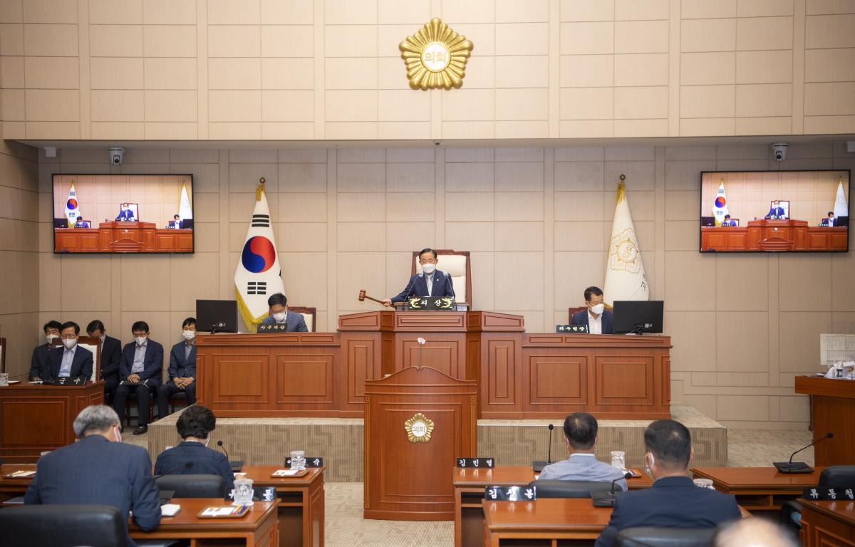 제299회 고흥군의회 임시회 1차본회의 첨부이미지 : 2021.07.12 제299회 고흥군의회 임시회 제1차 본회의 _14.jpg