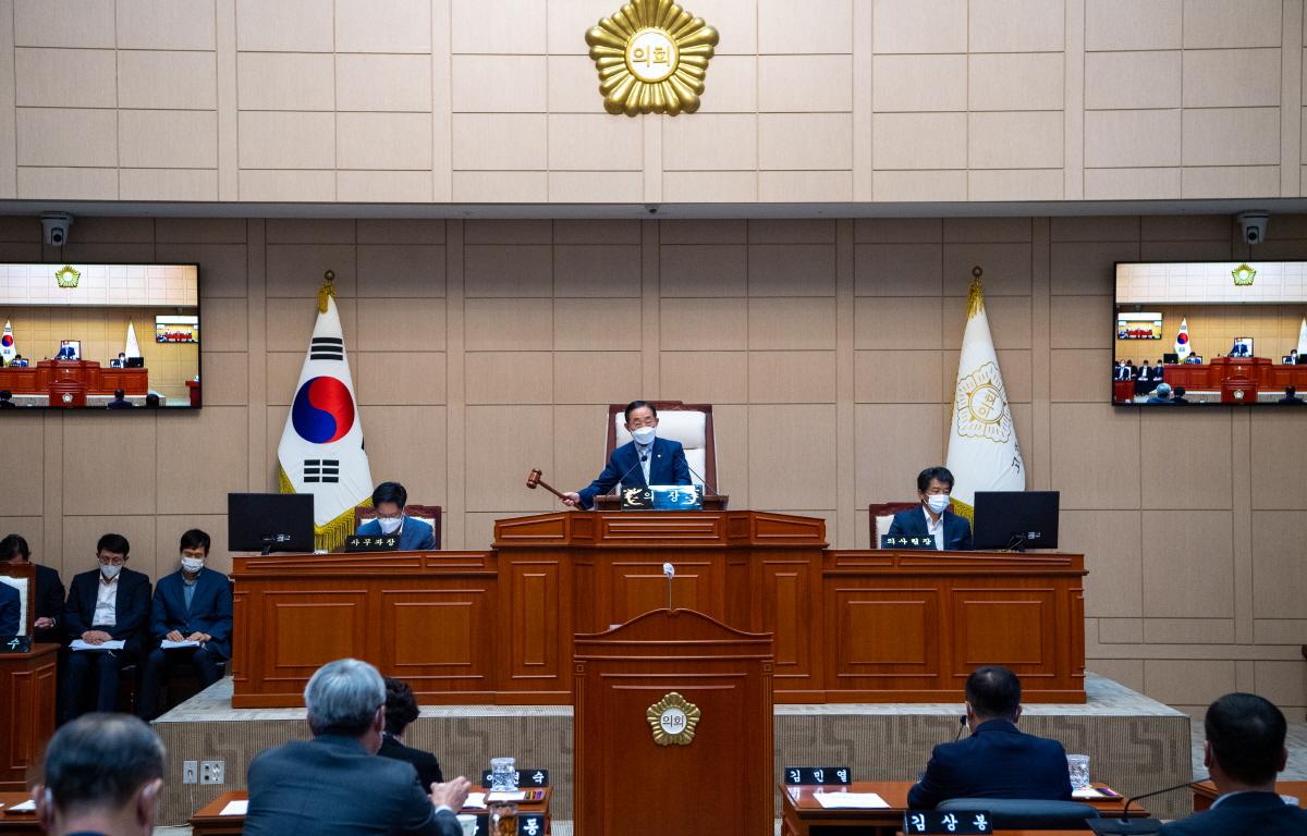 제300회 고흥군의회 임시회  제2차본회의 첨부이미지 : 2021.09.10 제300회 고흥군의회 임시회 2차 본회의 (7).jpg