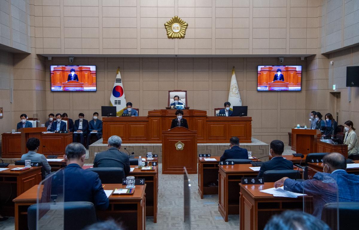 제300회 고흥군의회 임시회  제2차본회의 첨부이미지 : 2021.09.10 제300회 고흥군의회 임시회 2차 본회의 (26).jpg