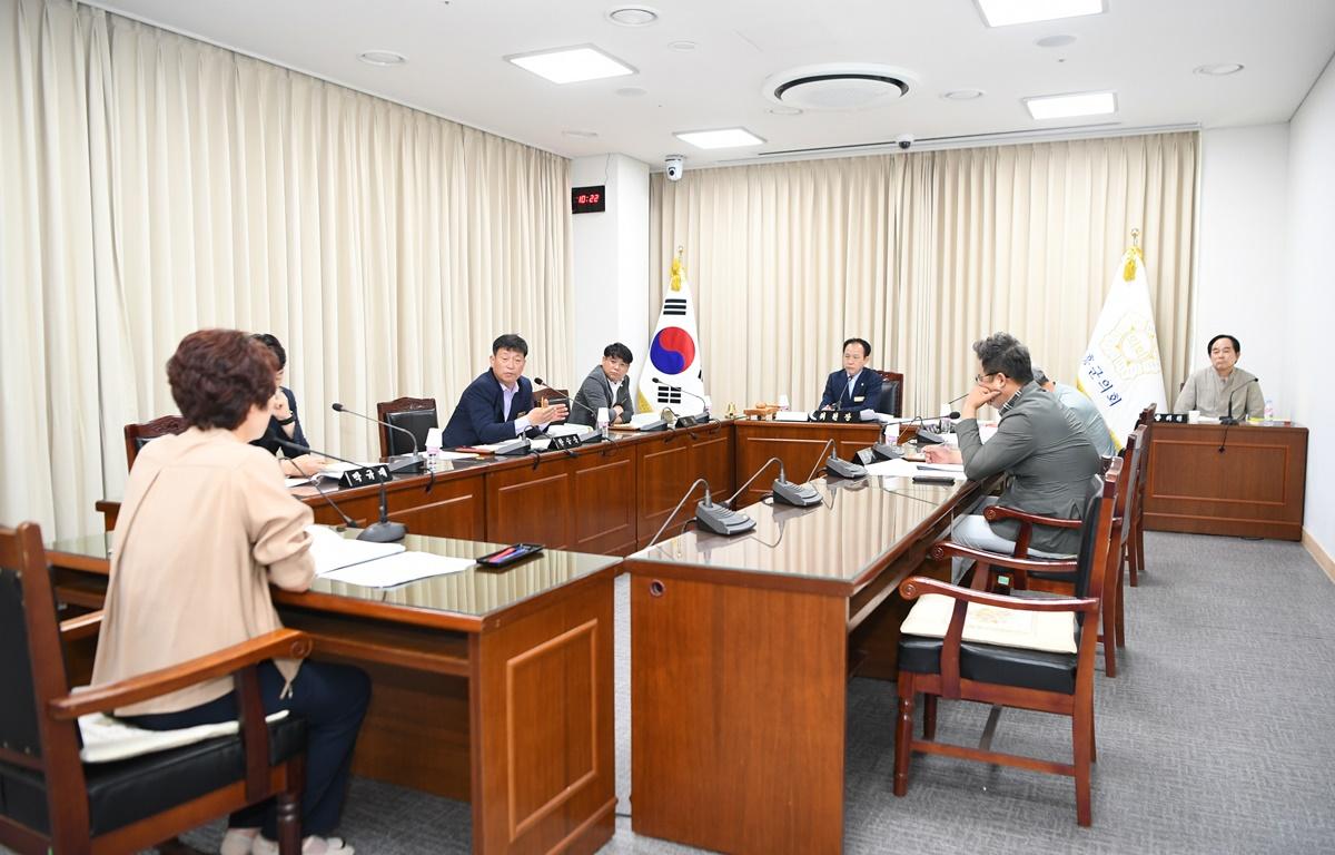 고흥군의회 예산결산위원회 첨부이미지 : 2023.06.09 예산결산특별위원회 개최 (49).JPG