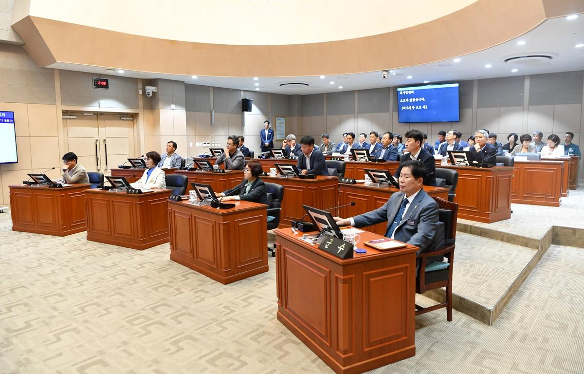 제318회 고흥군의회 임시회 제1차 본회의  첨부이미지 : 2023.09.01 제318회 고흥군의회 임시회 제1차 본회의 (35).JPG