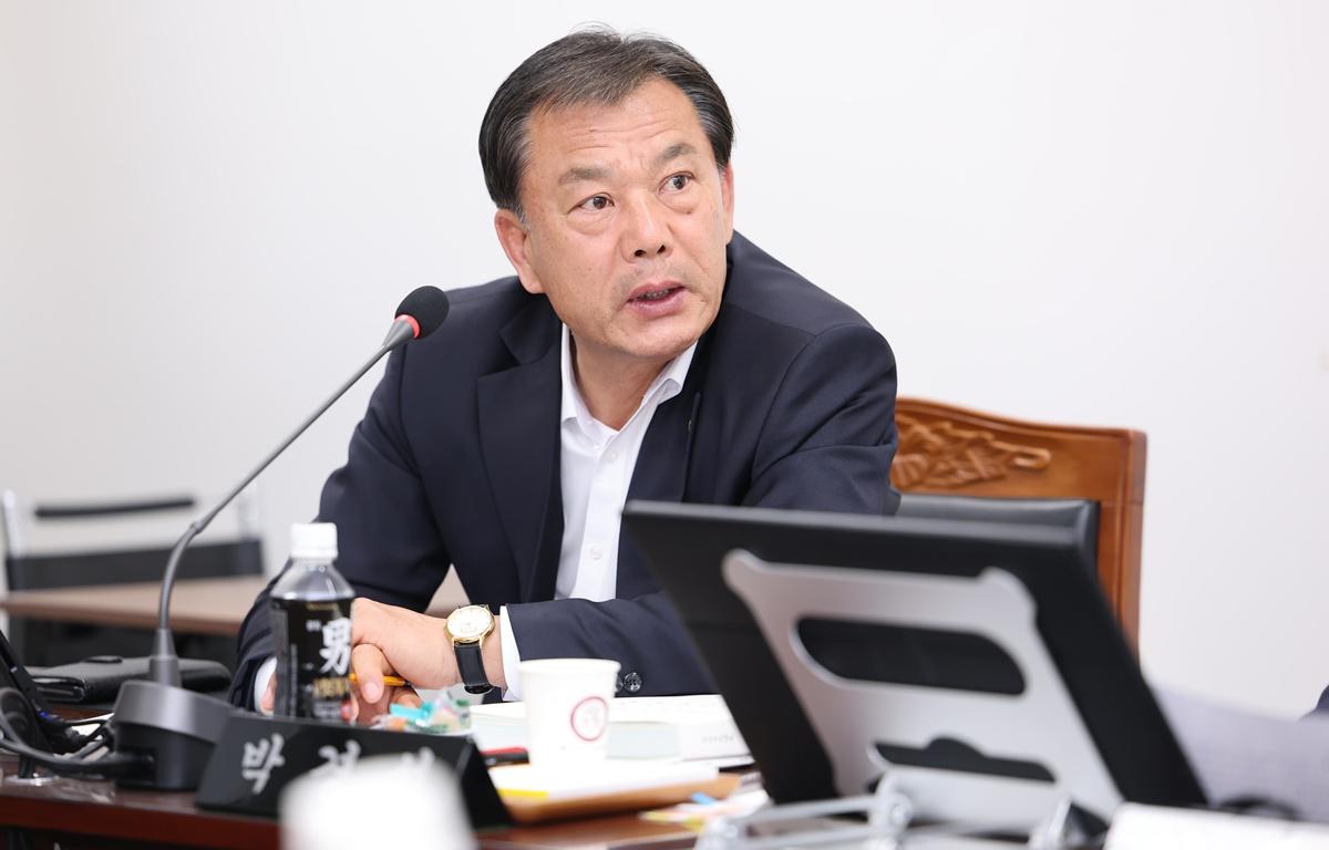 제344회 고흥군의회 임시회 제1차 산업건설위원회 첨부이미지 : 2026.3.16 제344회 고흥군의회 임시회 제1차 산업건설위원회 (5).JPG