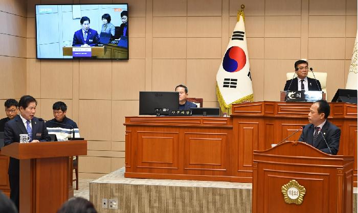 제320회 제2차 정례회 9차 본회의