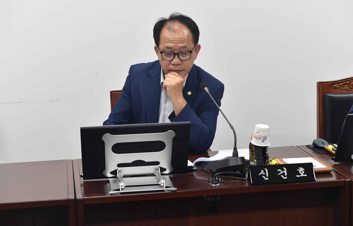 산업건설위원회 첨부이미지 : 2023.10.05 제319회 고흥군의회 임시회 제1차 산업건설위원회 (23).JPG