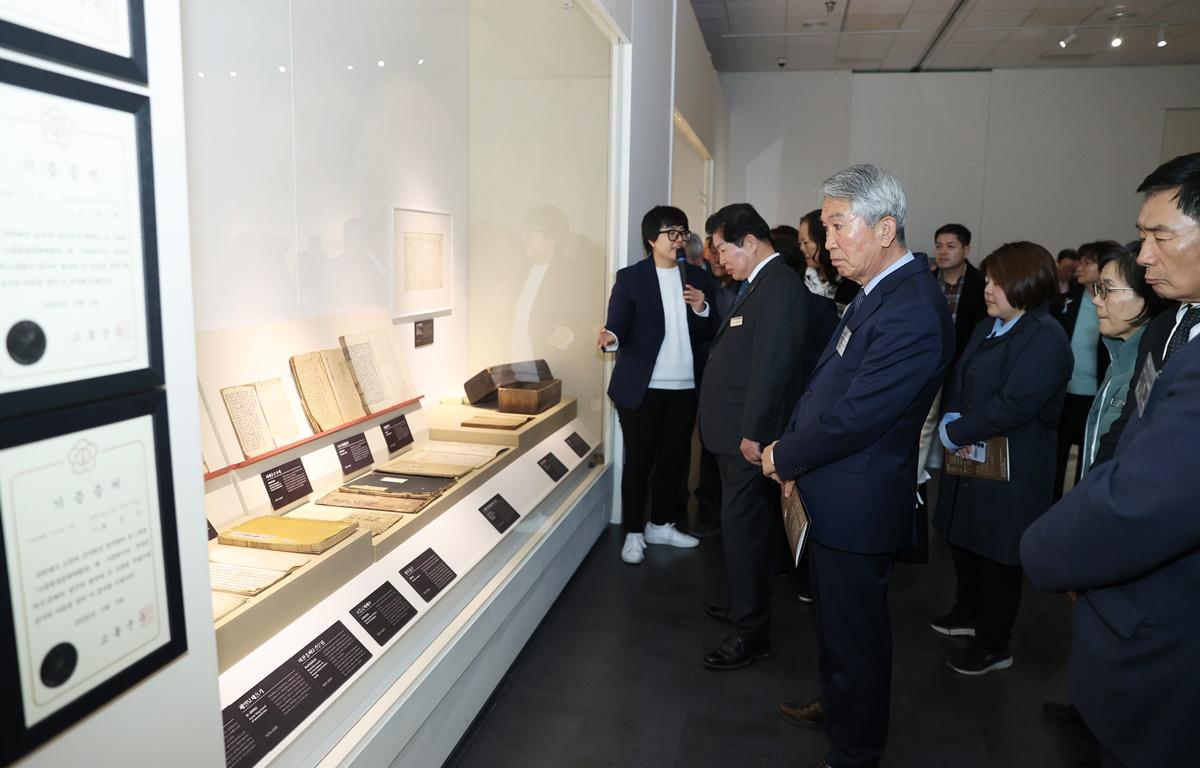 분청문화박물관 기증특별전 개막식 첨부이미지 : 2026.3.4 분청문화박물관 기증특별전 개막식 (6).jpg