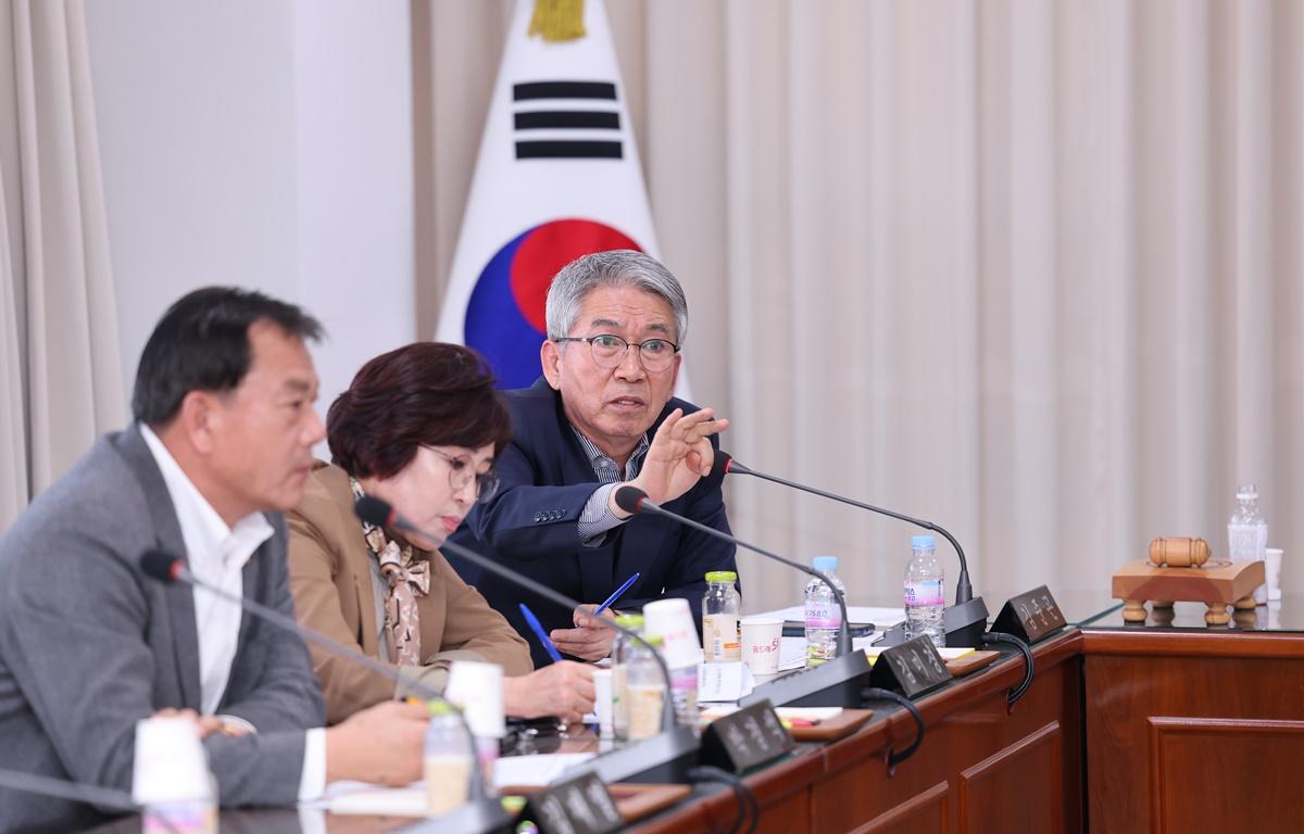 고흥군의회와 고흥군 재가장기요양기관 협의회 간담회 첨부이미지 : 2026.2.25 고흥군의회와 고흥군 재가장기요양기관 협의회 간담회 (22).JPG