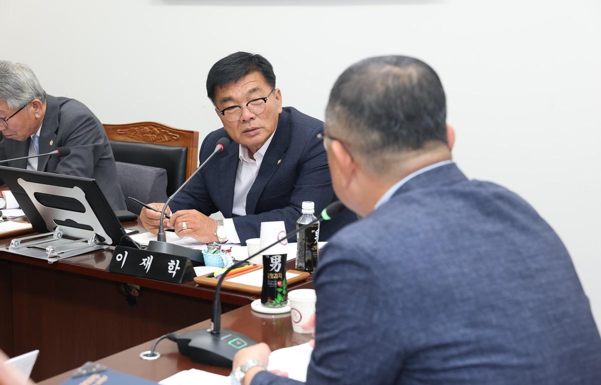 제341회 고흥군의회 임시회 제1차 산업건설위원회 첨부이미지 : 2025.10.15 제341회 고흥군의회 임시회 제1차 산업건설위원회 (38).JPG