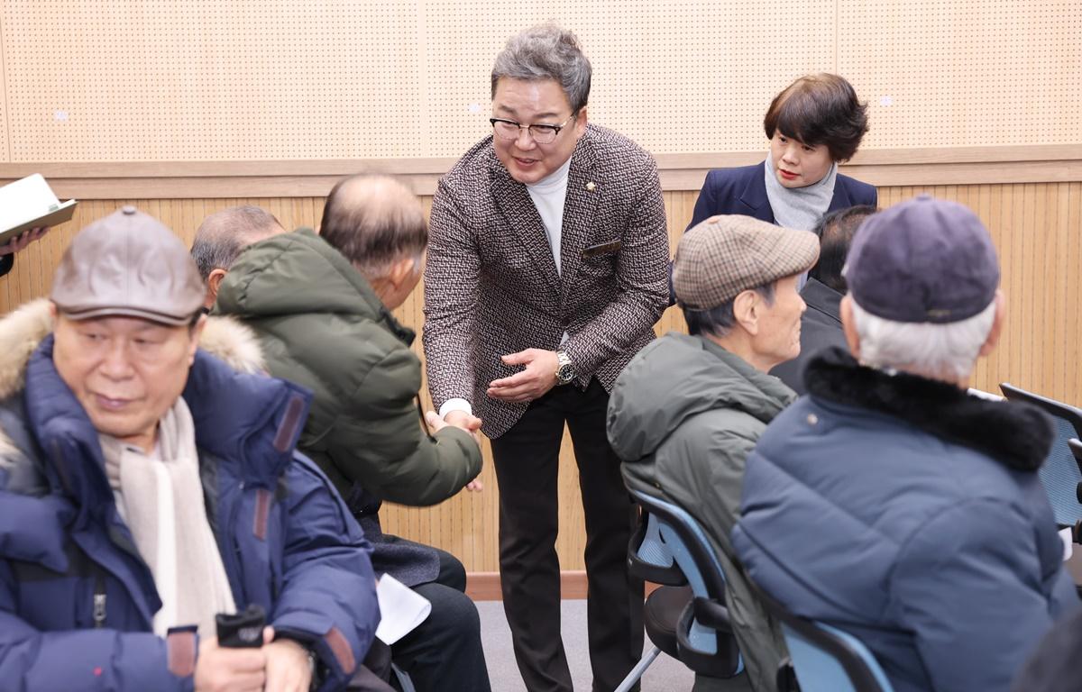 2026년 대한노인회 고흥군지회 신년하례 첨부이미지 : 2026.1.8 2026년 대한노인회 고흥군지회 신년하례 (1).JPG